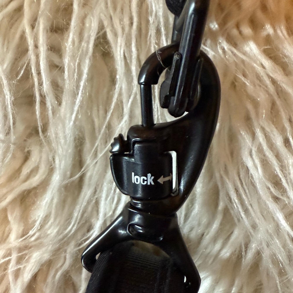 Anti-Theft Black Crossbody Bag - Picture 5 of 7